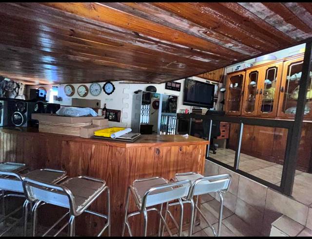 4 BEDROOM HOUSE FOR SALE IN GRANTHAM PARK